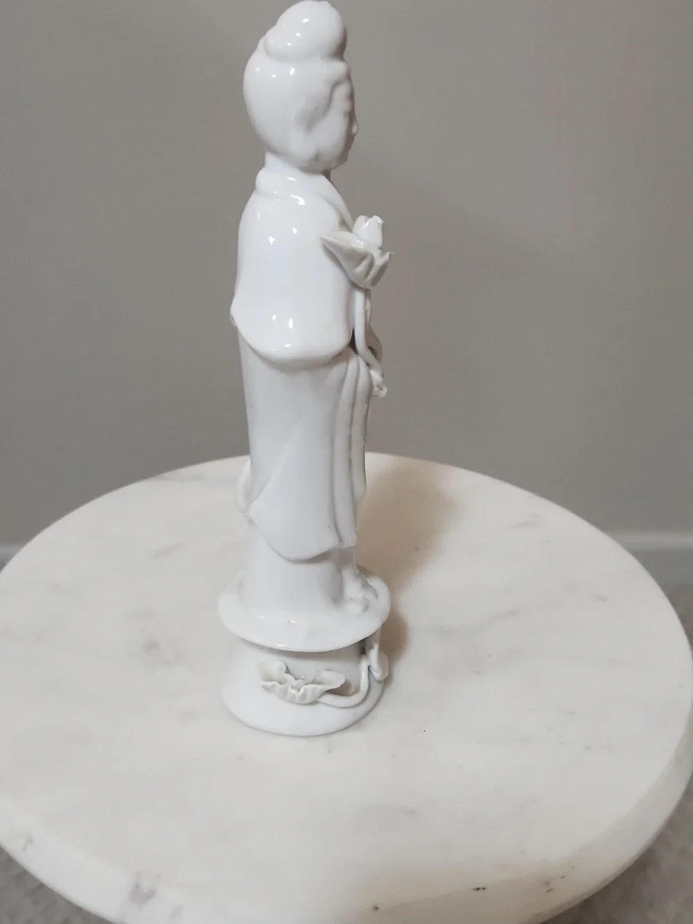 White Blanc De Chine Porcelain Guanyin Statue - Decorative Home Accent - Picture 5 of 11